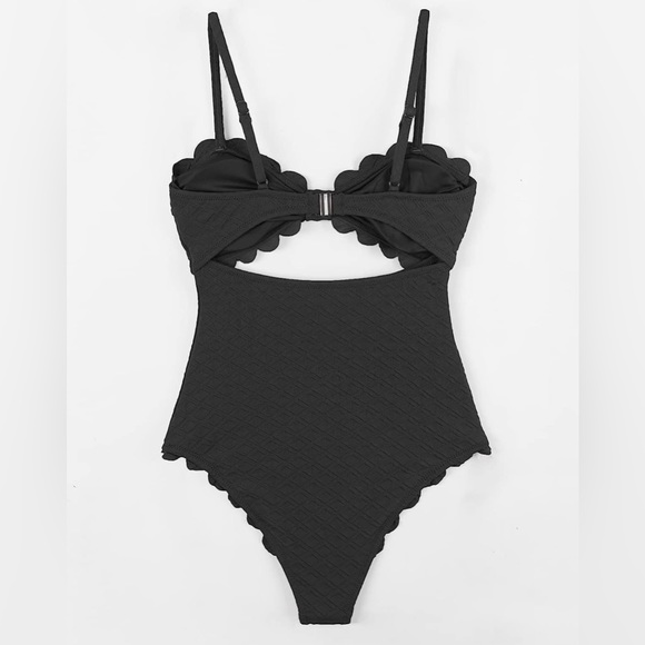 CUPSHE Women's One Piece Swimsuit Sexy Black Cutout Scallop Trim Sz L - Picture 5 of 7